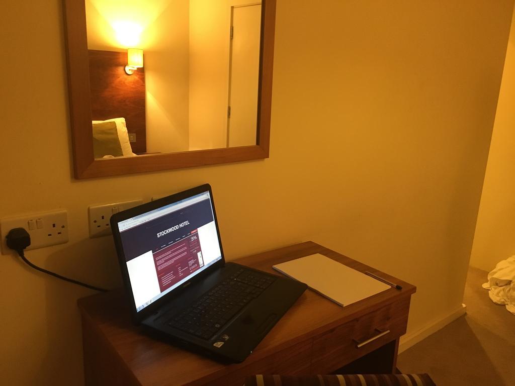Stockwood Hotel - Luton Airport Luaran gambar